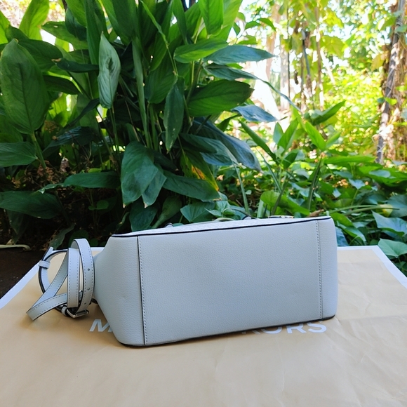 Michael Kors Charlotte Large Satchel - Picture 4 of 6